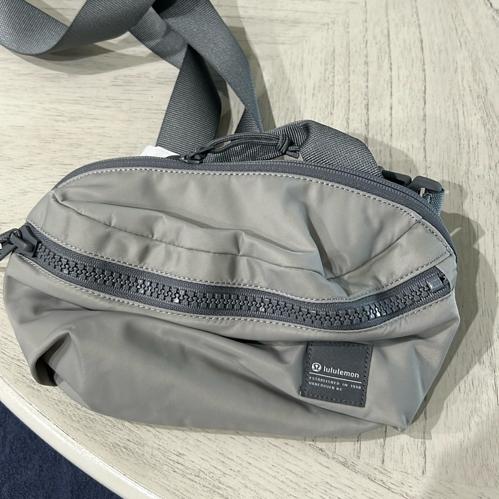 Lululemon all day essentials belt bag
